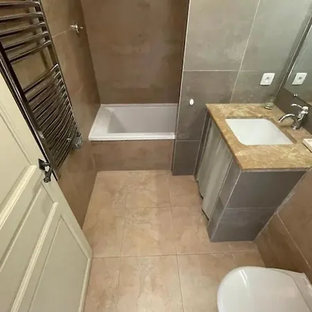 Quiet Townhouse With New Aircon And Walkable River Swimming Saint-Laurent-de-la-Cabrerisse